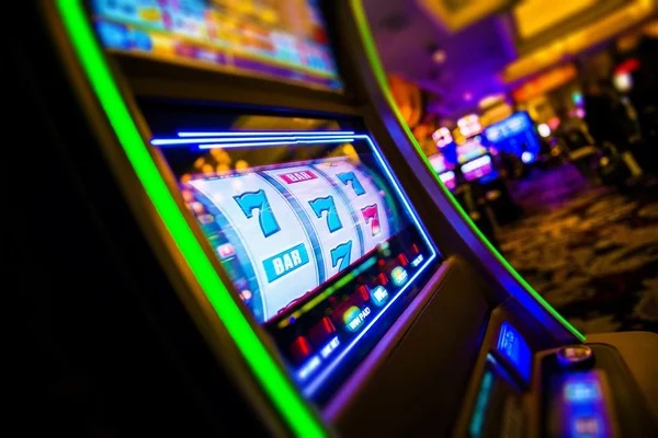 gapura bola mobile app interface showing live casino tables and sportsbook markets